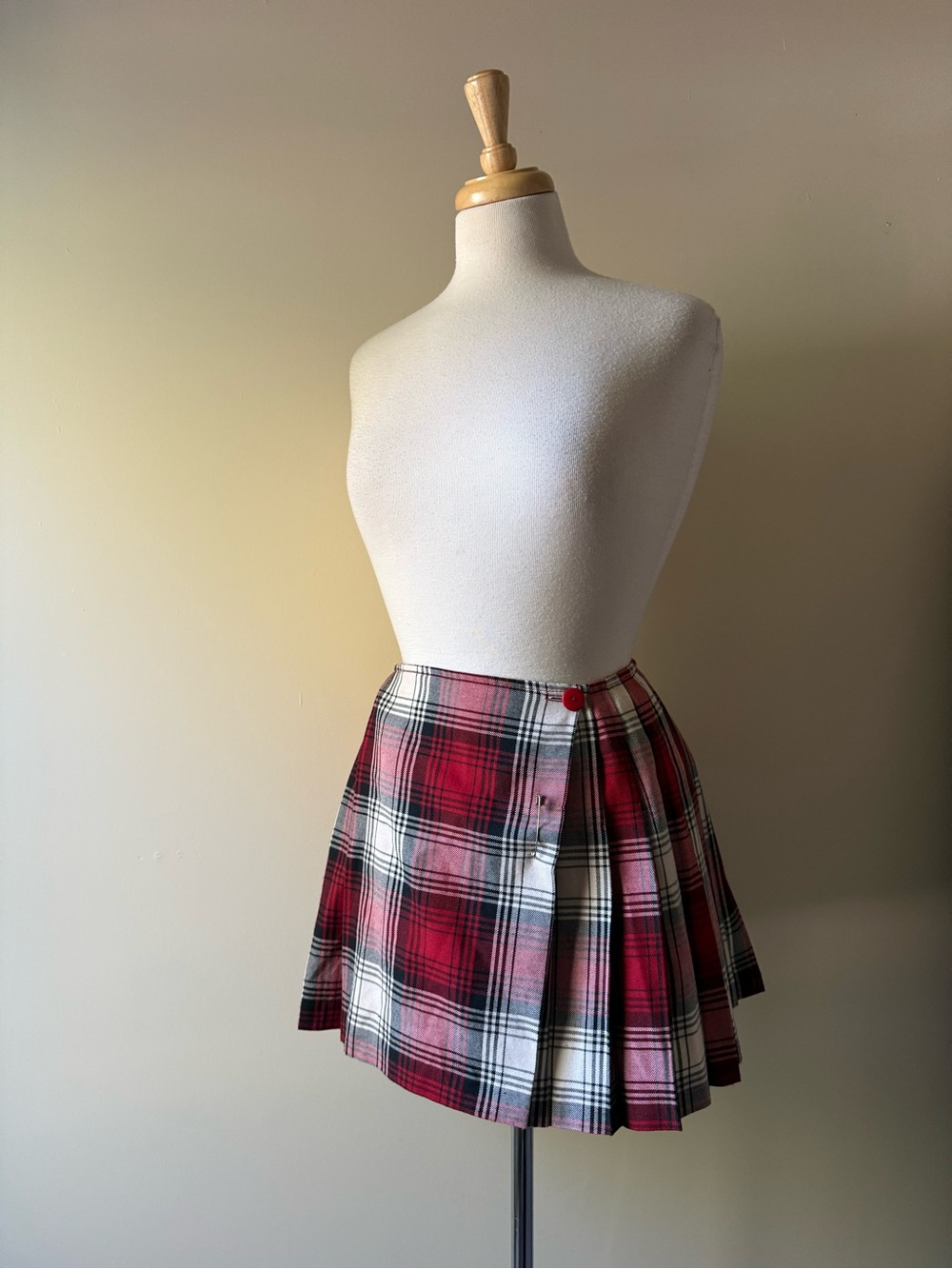 Vintage Le Château Red Plaid Pleated Mini Skirt Size 5 Made in Canada